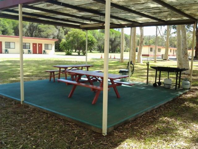 Wagon Wheel & Units Motel Coonabarabran